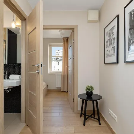 Funkcjonalne Blisko Zamku Ksiazat Pomorskich W Szczecinie By Renters Appartement Szczecin